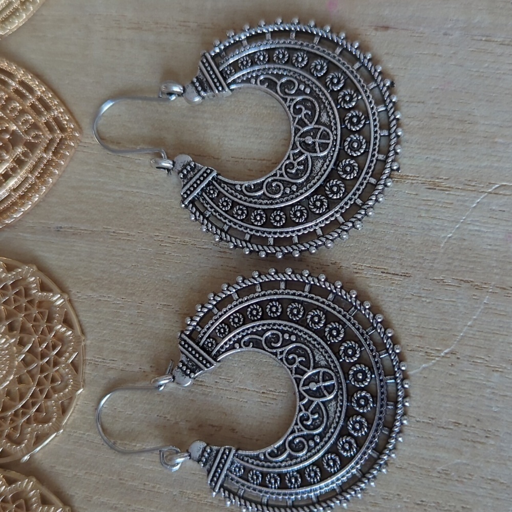 4 Pairs of Boho Style Earrings - Picture 5 of 5